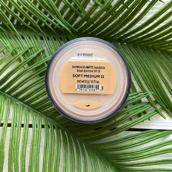 NEW BareMinerals Matte Mineral Foundation - Picture 6 of 13